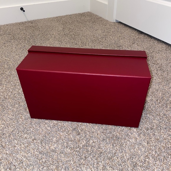 Gucci Gift Shoe Box with Wrapping Paper, Shoe Stuffing, Tags - Picture 7 of 7